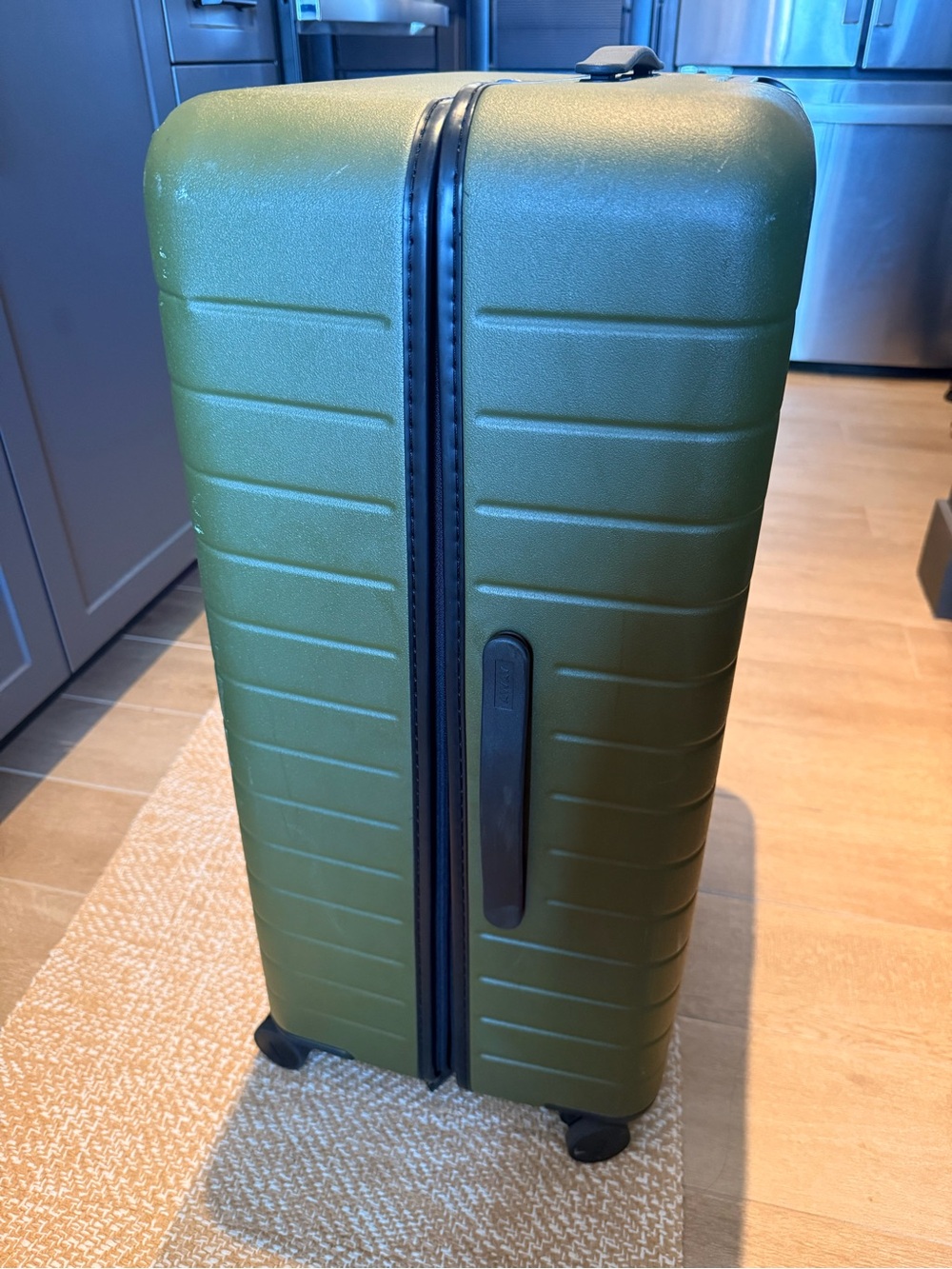 AWAY Luggage in Olive Green Hardshell - The Large - Picture 5 of 12